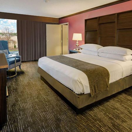 Doubletree By Hilton Decatur Riverfront Exterior foto