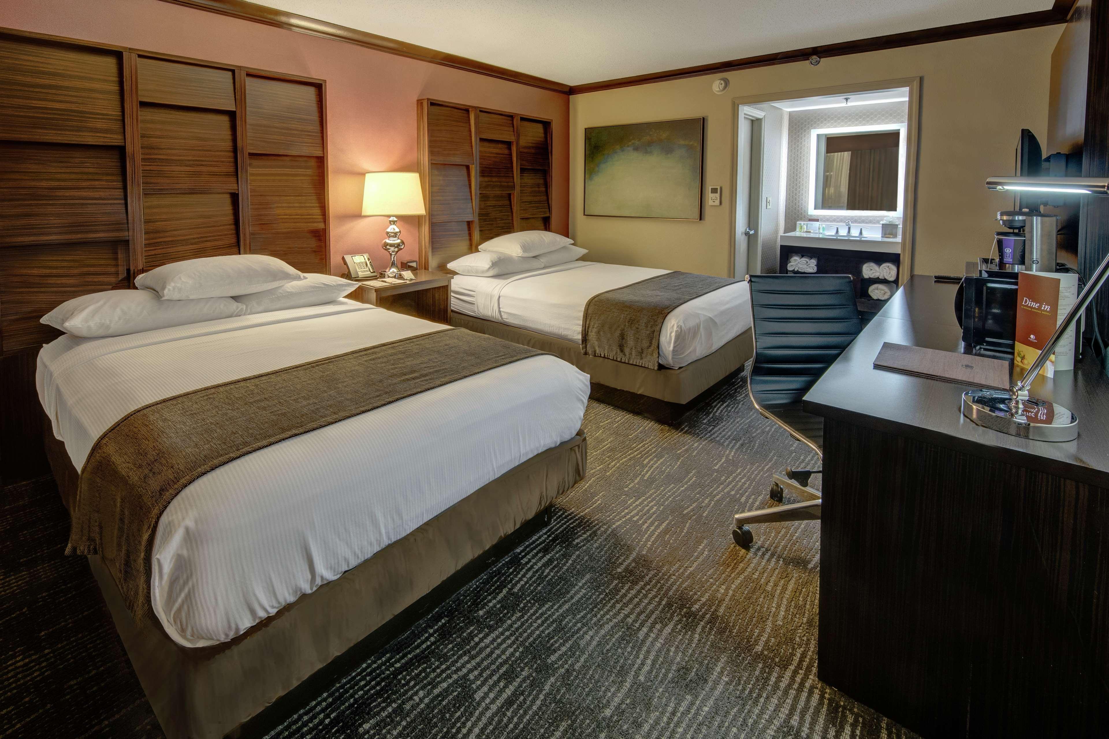 Doubletree By Hilton Decatur Riverfront Exterior foto